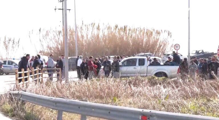 Ωριαίος αποκλεισμός της ΕΟ Αθηνών-Θεσσαλονίκης στο ύψος των Μαλγάρων από τους αγρότες