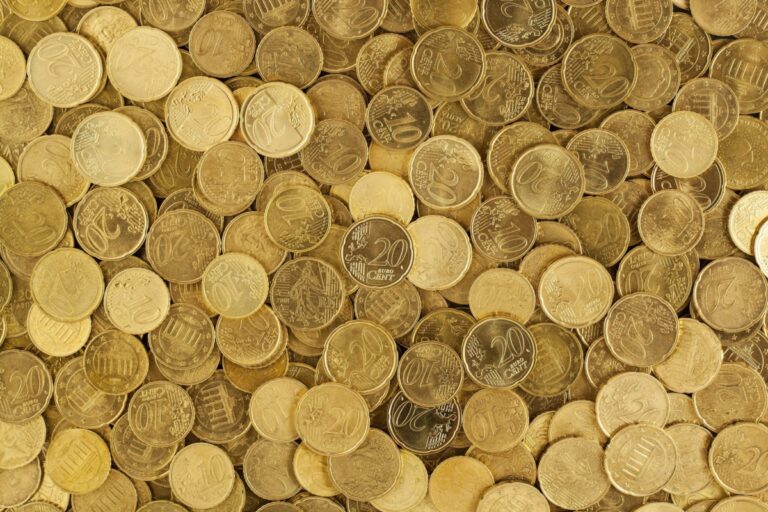 Συνάλλαγμα: Το ευρώ υποχωρεί 0,08%, στα 1,1408 δολάρια