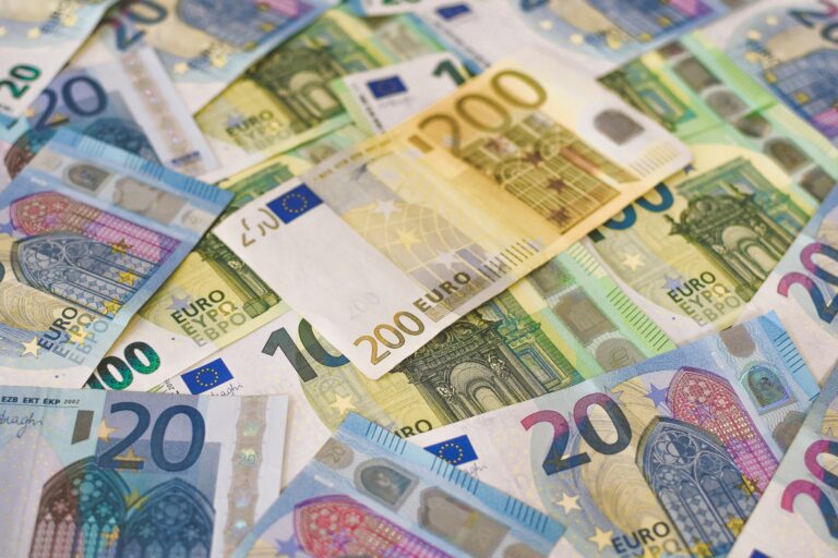 Κομισιόν: Θετική αντιμετώπιση ελληνικού αιτήματος για πληρωμή δόσεων δανείων στο πλαίσιο του μηχανισμού ανάκαμψης και ανθεκτικότητας