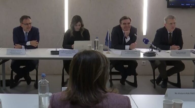 Αλ. Πατέλης για ισότητα στον γάμο: Είναι ιστορική μέρα – Είμαστε στο κατώφλι της κατάθεσης – Μ. Σχοινάς: Θα πρέπει να είσαι γονιός σε όλη την Ευρώπη