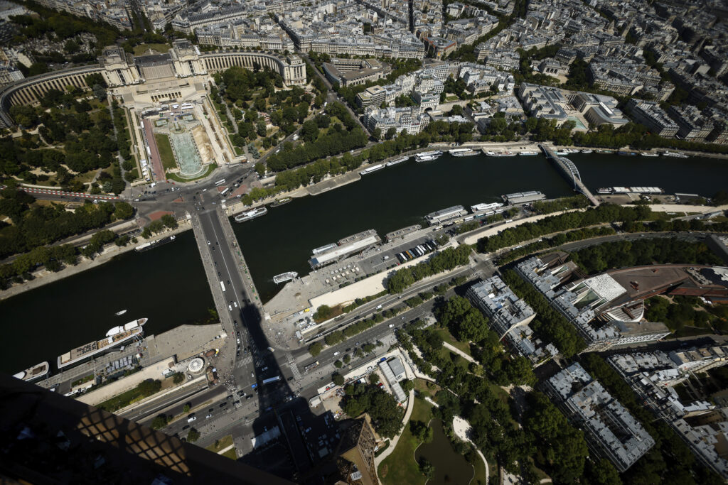 Παρίσι: Ανησυχίες για την ασφάλεια των μπαλκονιών κατά μήκος του Σηκουάνα – Αρχίζουν οι έλεγχοι ενόψει των Ολυμπιακών Αγώνων
