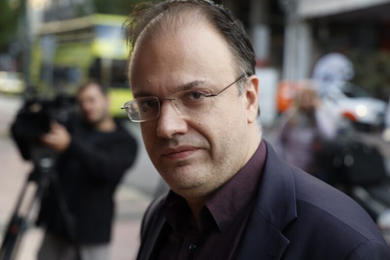 Θ. Θεοχαρόπουλος στο Πρώτο για ανασχηματισμό: Ανακύκλωση προσώπων  – Η κυβέρνηση δεν έχει «πάγκο» απ’ ό,τι φαίνεται (audio)