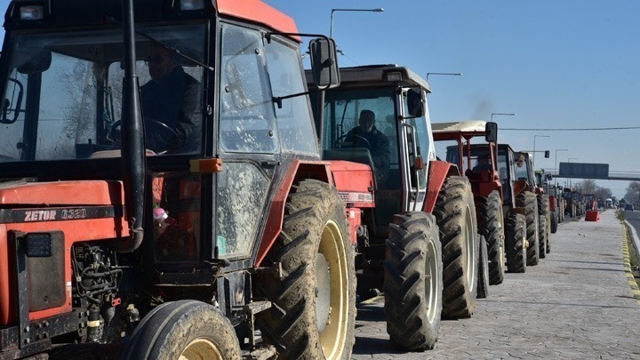 Κιλκίς: Συμβολικός δίωρος αποκλεισμός του τελωνείου επί του αυτοκινητοδρόμου Θεσσαλονίκης-Δοϊράνης από αγρότες και κτηνοτρόφους