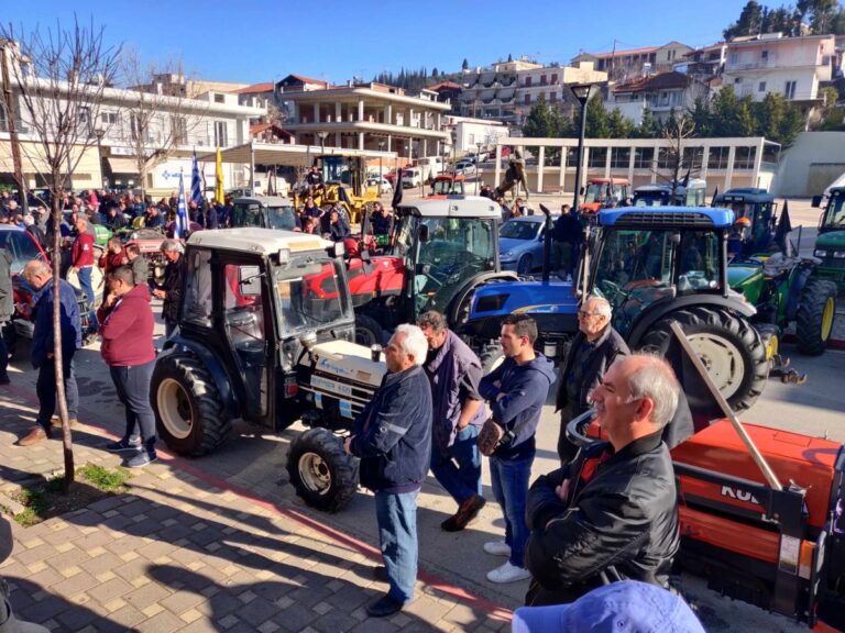 Δυναμική κινητοποίηση αγροτών στο κέντρο της Νεμέας – Συμβολική κατάληψη του Δημαρχείου