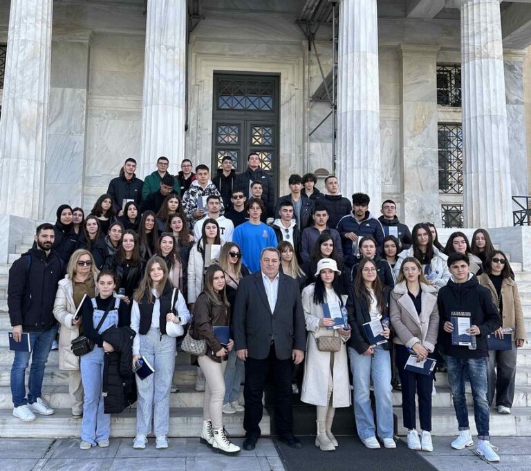 Η Βουλή υποδέχτηκε 107 μαθητές από τη Ροδόπη