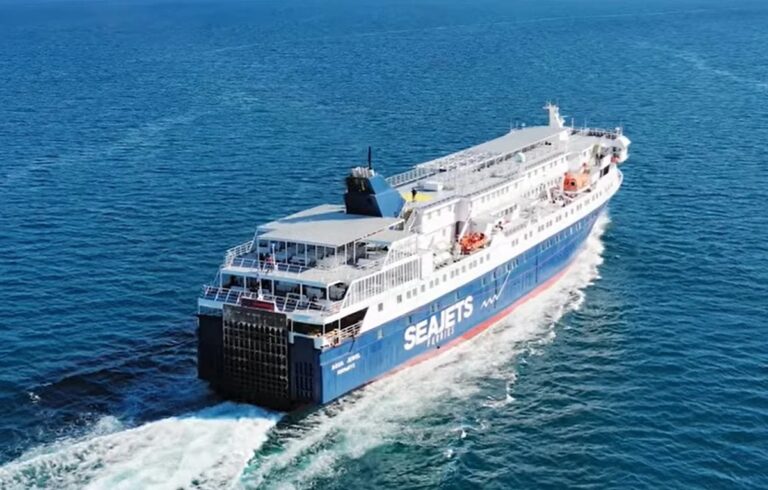 Κύθηρα: Προσάραξε στο Διακόφτι το πλοίο Aqua Jewel – Ελεγχόμενη εισροή υδάτων