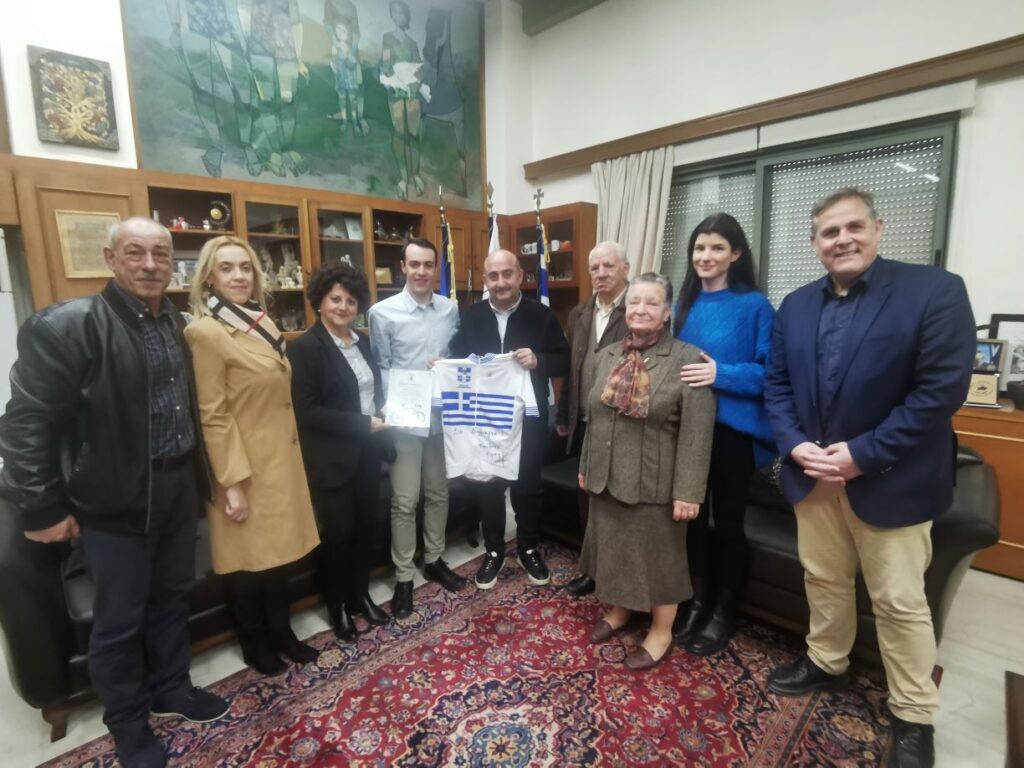 Τον πρωταθλητή ποδηλασίας Ζήση Σούλιο βράβευσε ο δήμαρχος Τρικκαίων Ν. Σακκάς