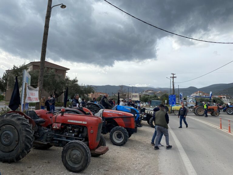 Kλιμακώνουν τις κινητοποιήσεις τους οι αγρότες – Συμβολικοί αποκλεισμοί δρόμων και τελωνείων