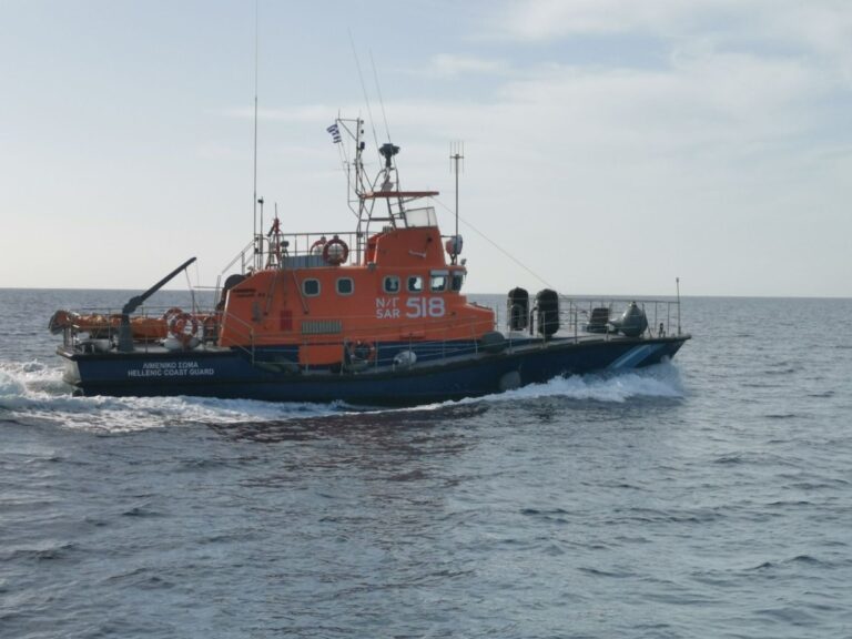 Χανιά: SOS εκπέμπουν οι λιμενικοί της δυτικής Κρήτης για το μεταναστευτικό