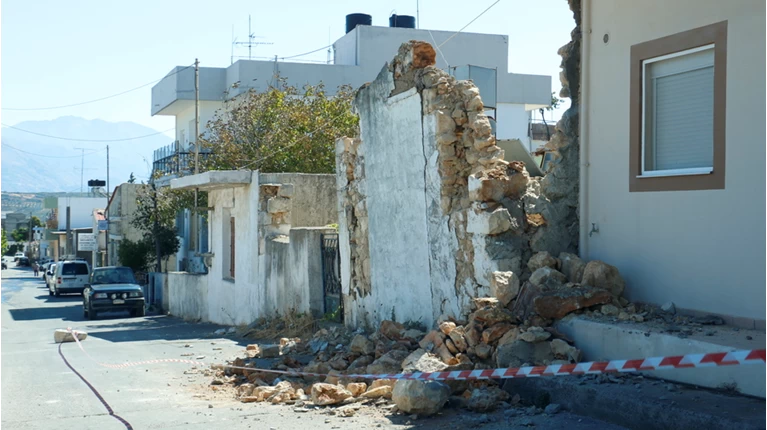 Ηράκλειο: Μετά απο 29 μήνες δόθηκε το πρώτο άτοκο δάνειο σε σεισμόπληκτη οικογένεια από το Αρκαλοχώρι