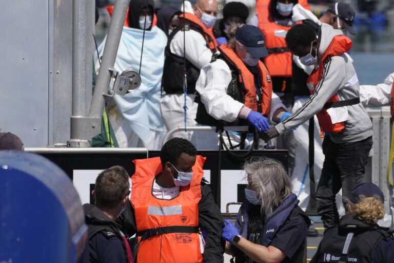 Βρετανία: Κριτική στον Σούνακ για το στοίχημα που έβαλε με παρουσιαστή για το σχέδιο Ρουάντα