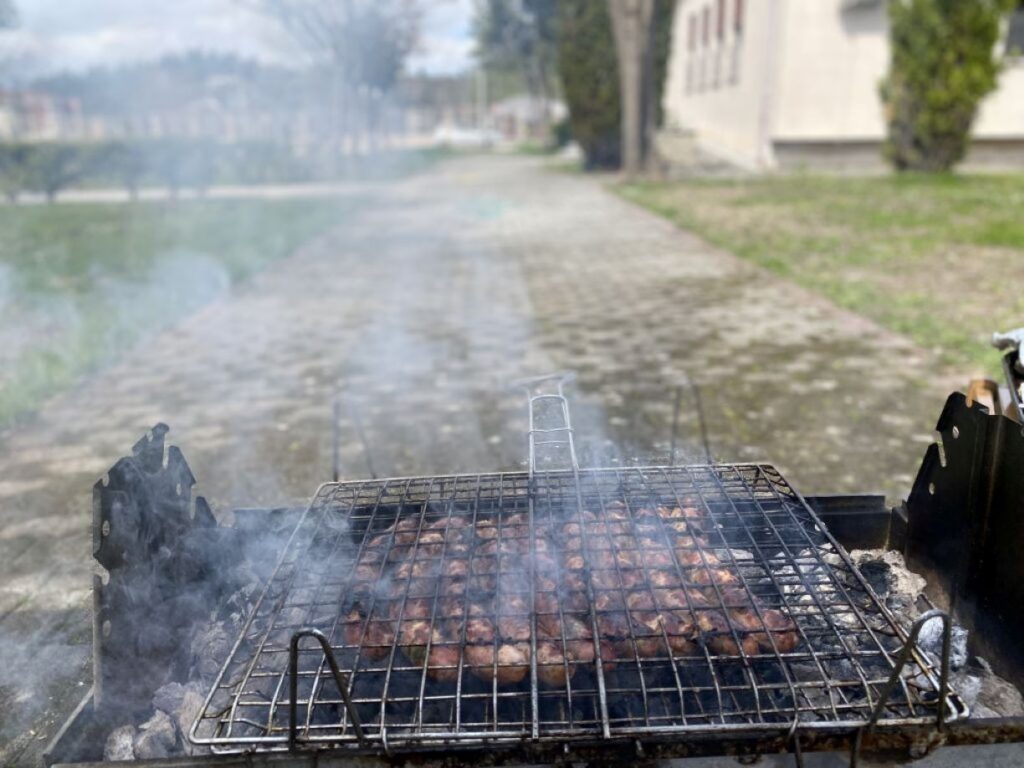 Τσικνοπέμπτη σε κοινωνικές δομές του Δήμου Τρικκαίων
