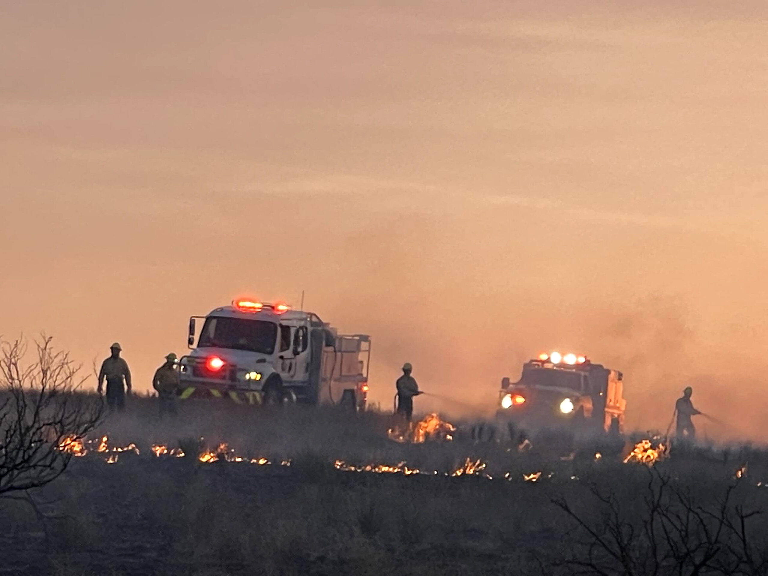 ΗΠΑ: Αντιμέτωπο με τη μεγαλύτερη πυρκαγιά στην ιστορία του παραμένει το Τέξας – Στάχτη έγιναν πάνω από 4.300.000 στρέμματα