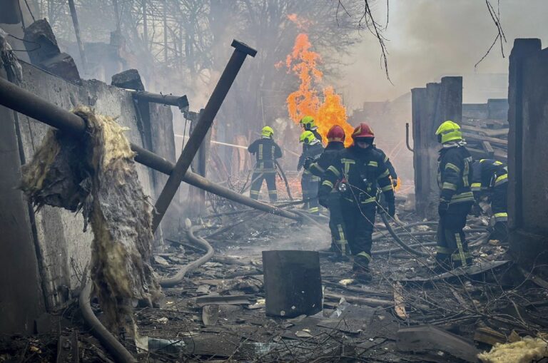Ουκρανία: Τουλάχιστον 20 νεκροί και 75 τραυματίες από ρωσική πυραυλική επίθεση στην Οδησσό
