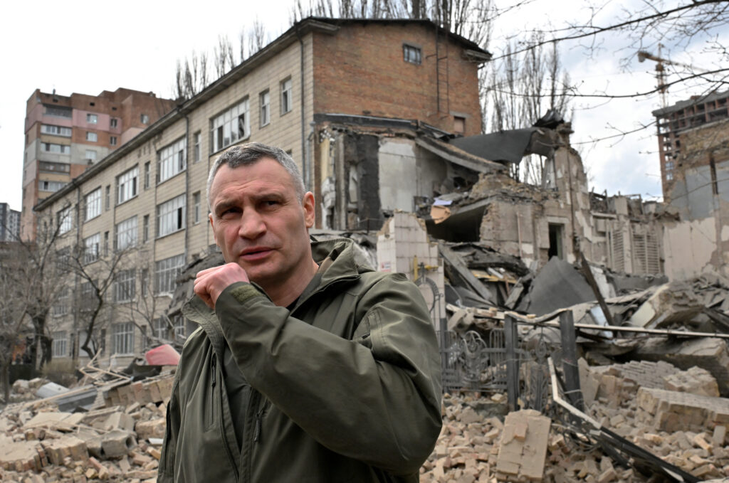 Ουκρανία: Καταστροφές σε υποδομές από ρωσική πυραυλική επίθεση – Επιπλέον μέσα αντιαεροπορικής άμυνας ζητά ο Κουλέμπα
