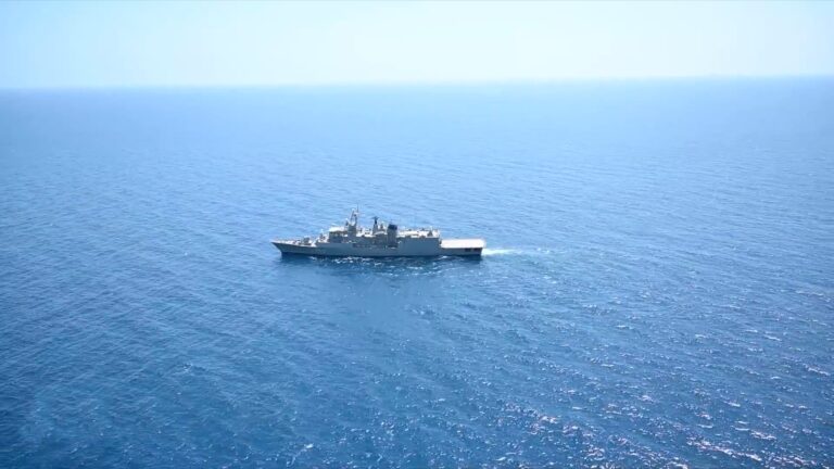 Επιχείρηση της φρεγάτας «Ύδρα» στον Κόλπο του Άντεν – Έβαλε με πυροβόλο κατά UAVs που απειλούσαν εμπορικό πλοίο