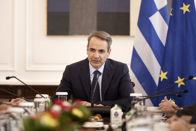 Κ. Μητσοτάκης στο Υπουργικό Συμβούλιο: Στα 830 ευρώ o κατώτατος μισθός από 1η Απριλίου