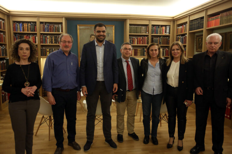 Π. Μαρινάκης στη συνάντηση με την ΕΣΗΕΑ: Στόχος να είμαστε αποτελεσματικοί και να θωρακίσουμε θεσμικά τον κλάδο