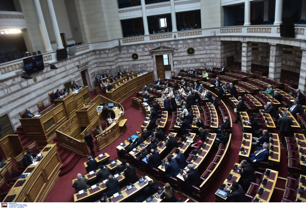 Βουλή: Συνεχίζεται η συζήτηση επί του ν/σ για τα μη κρατικά ΑΕΙ (live)