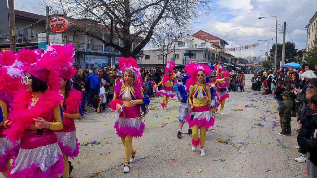 Ιωάννινα: Tο φημισμένο καρναβάλι στον Κατσικά προσέλκυσε εκατοντάδες πολίτες (φωτό-βίντεο)
