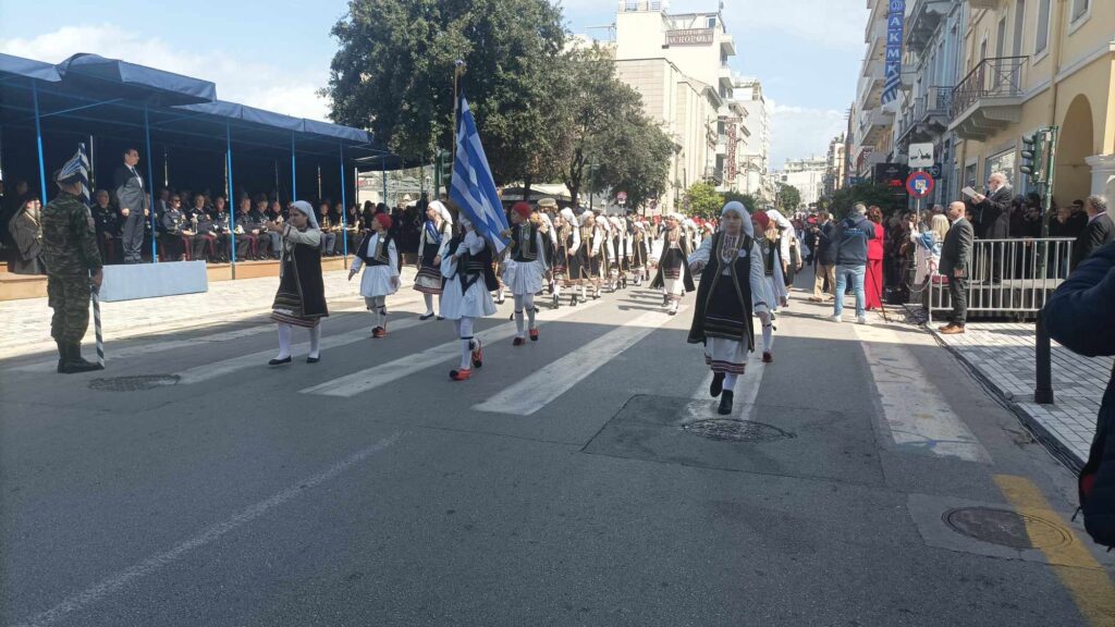 Πάτρα: Η μαθητική και στρατιωτική παρέλαση για την επέτειο της 25ης Μαρτίου
