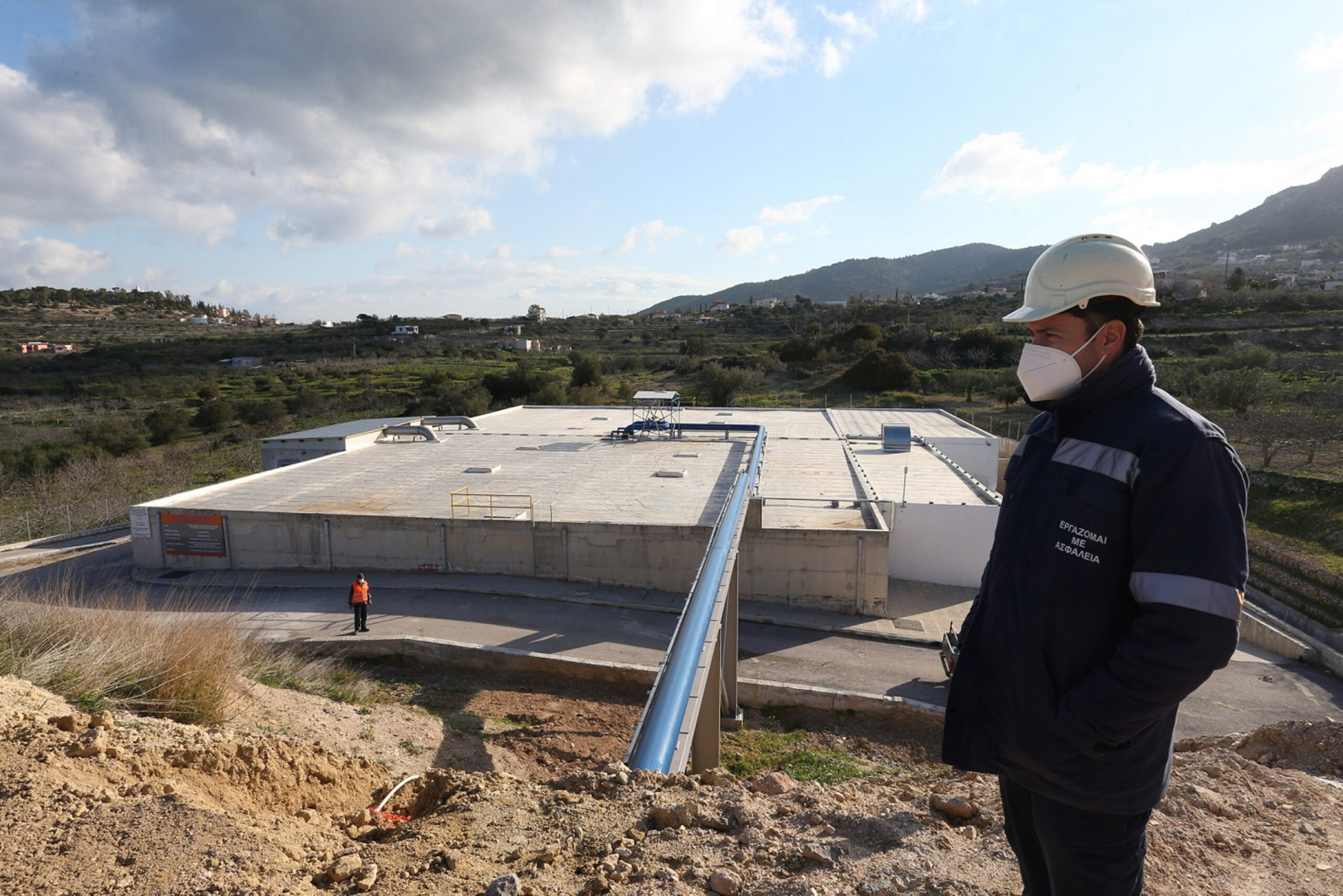 ΠΑΡΑΔΟΣΗ ΤΟΥ ΥΠΟΘΑΛΑΣΣΙΟΥ ΑΓΩΓΟΥ ΥΔΡΕΥΣΗΣ ΠΟΥ ΣΥΝΔΕΕΙ ΤΗΝ ΑΙΓΙΝΑ (ΠΕΡΙΦΕΡΕΙΑ ΑΤΤΙΚΗΣ / EUROKINISSI)