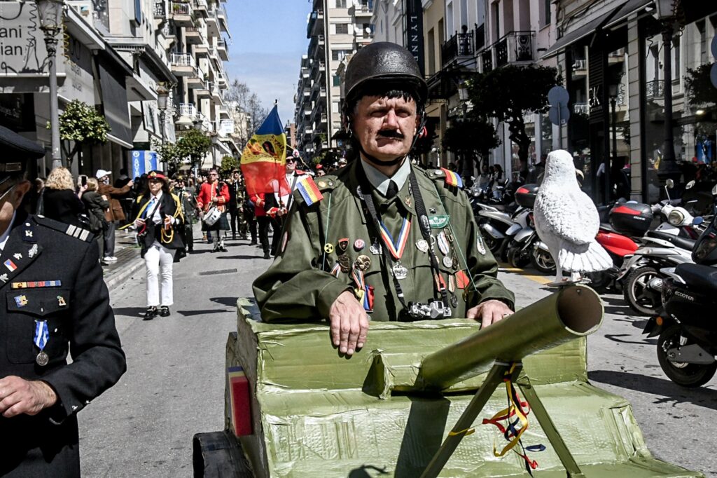 Πάτρα: Σήμερα η μεγάλη καρναβαλική παρέλαση – Πάρτι μέχρι τις πρώτες πρωινές ώρες