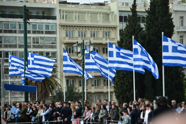 Παρέλαση 25 Μαρτίου – Φωτογραφίες: Όλα έτοιμα για τη μεγαλειώδη στρατιωτική παρέλαση στην Αθήνα