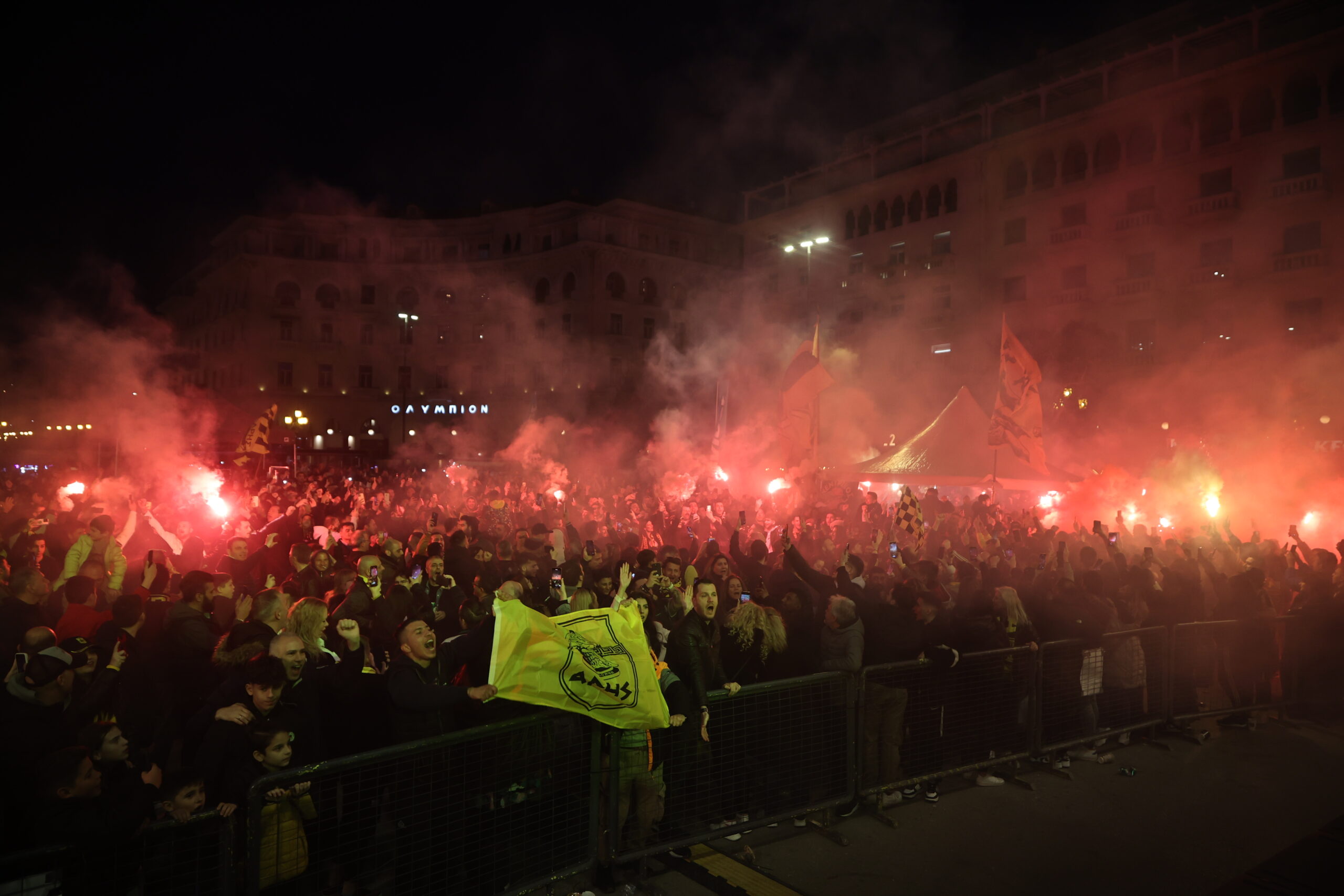 [368290] ΑΦΙΞΗ ΤΩΝ ΟΜΑΔΩΝ ΜΠΑΣΚΕΤ ΚΑΙ ΠΟΔΟΣΦΑΙΡΟΥ ΤΟΥ ΑΡΗ ΓΙΑ ΤΟΝ ΕΟΡΤΑΣΜΟ ΤΗΣ ΣΥΜΠΛΗΡΩΣΗΣ 110 ΧΡΟΝΩΝ ΑΠΟ ΤΗΝ ΙΔΡΥΣΗ ΤΟΥ ΣΥΛΛΟΓΟΥ  (ΡΑΦΑΗΛ ΓΕΩΡΓΙΑΔΗΣ / EUROKINISSI)