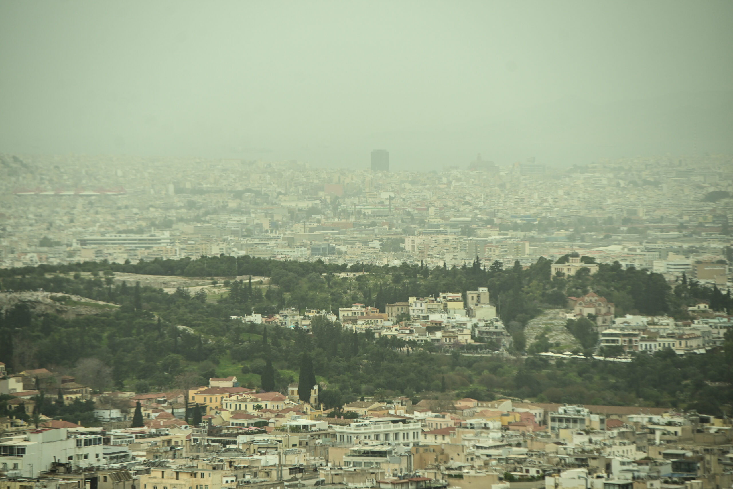 Επιστρέφει η αφρικανική σκόνη από Δευτέρα – Ανεβαίνει η θερμοκρασία, προβληματίζουν οι λασποβροχές