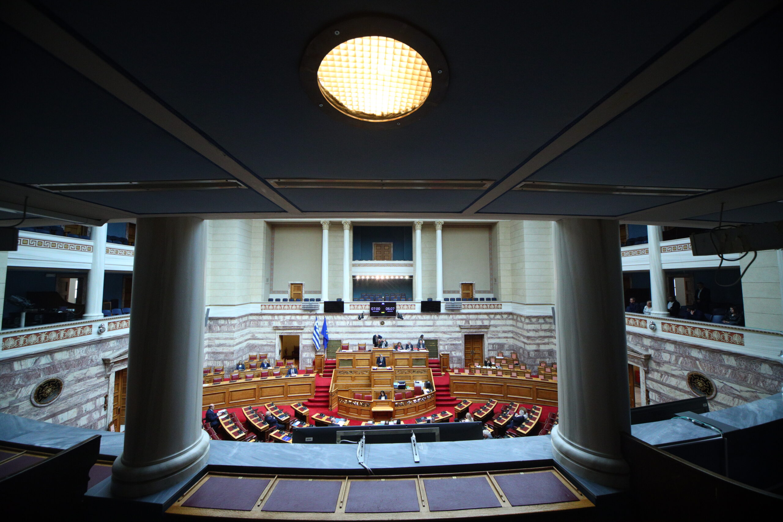 Βουλή: Ψηφίστηκε κατά πλειοψηφία από την Επιτροπή το ν/σ για την Αναμόρφωση των Εθνικών Κέντρων Τραύματος – Την Τρίτη η ψήφισή του