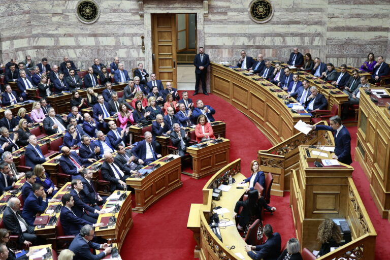 Βουλή: Ολοκληρώθηκαν οι ομιλίες και η ψηφοφορία, απορρίφθηκε η πρόταση δυσπιστίας