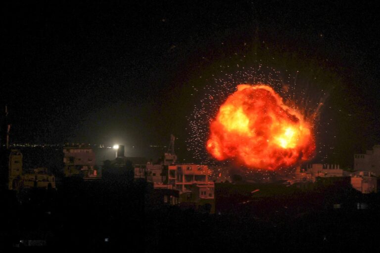  Γάζα: Εντατικοί βομβαρδισμοί τη νύχτα στα νότια – Συνεχίζεται η διεθνής πίεση για κατάπαυση του πυρός