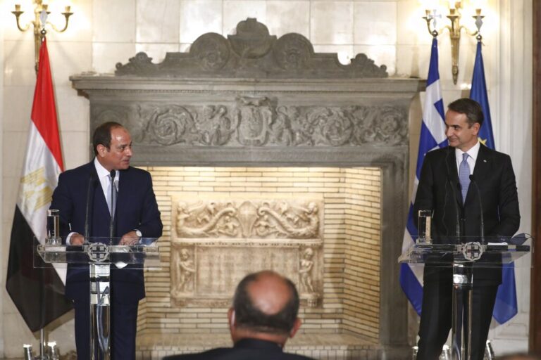 Ευρωπαϊκή αποστολή στο Κάιρο με τη συμμετοχή του πρωθυπουργού – Μεταναστευτικό και ενέργεια στη συνάντηση Μητσοτάκη – Αλ Σίσι