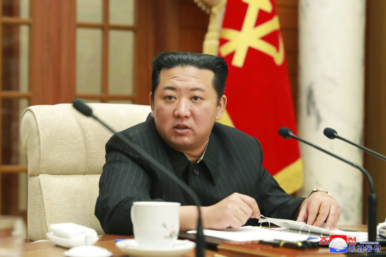 Ο Βορειοκορεάτης ηγέτης Κιμ Γιονγκ Ουν συγχαίρει τον Βλαντίμιρ Πούτιν για την επανεκλογή του
