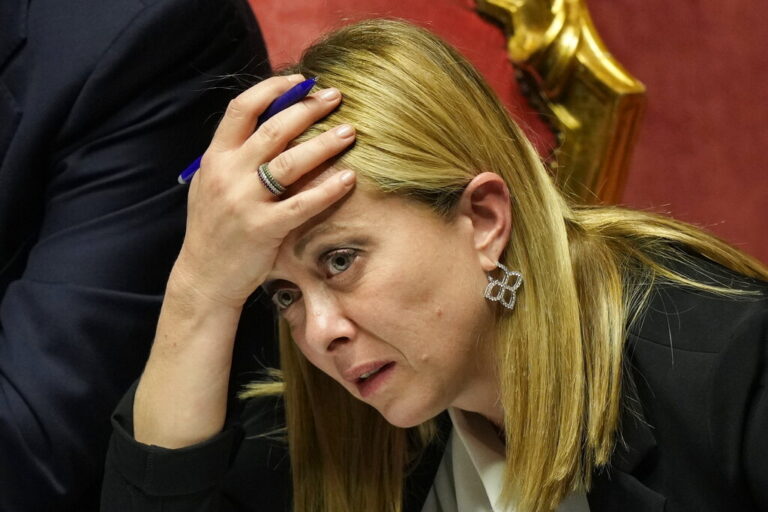 Ιταλία: Δημοσιογραφική έρευνα αποκάλυψε φαινόμενα αντισημιτισμού στη νεολαία του κόμματος της Μελόνι