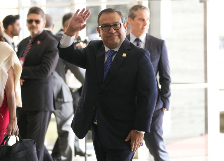 Την παραίτησή του υπέβαλε ο Πρωθυπουργός του Περού – Κατηγορείται για άσκηση αθέμιτης επιρροής έναντι ανταλλάγματος