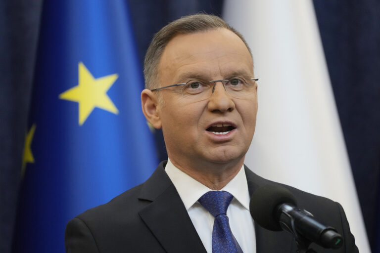 Πολωνία: Τα κράτη μέλη του NATO να αυξήσουν τους προϋπολογισμούς τους για την άμυνα στο 3% του ΑΕΠ