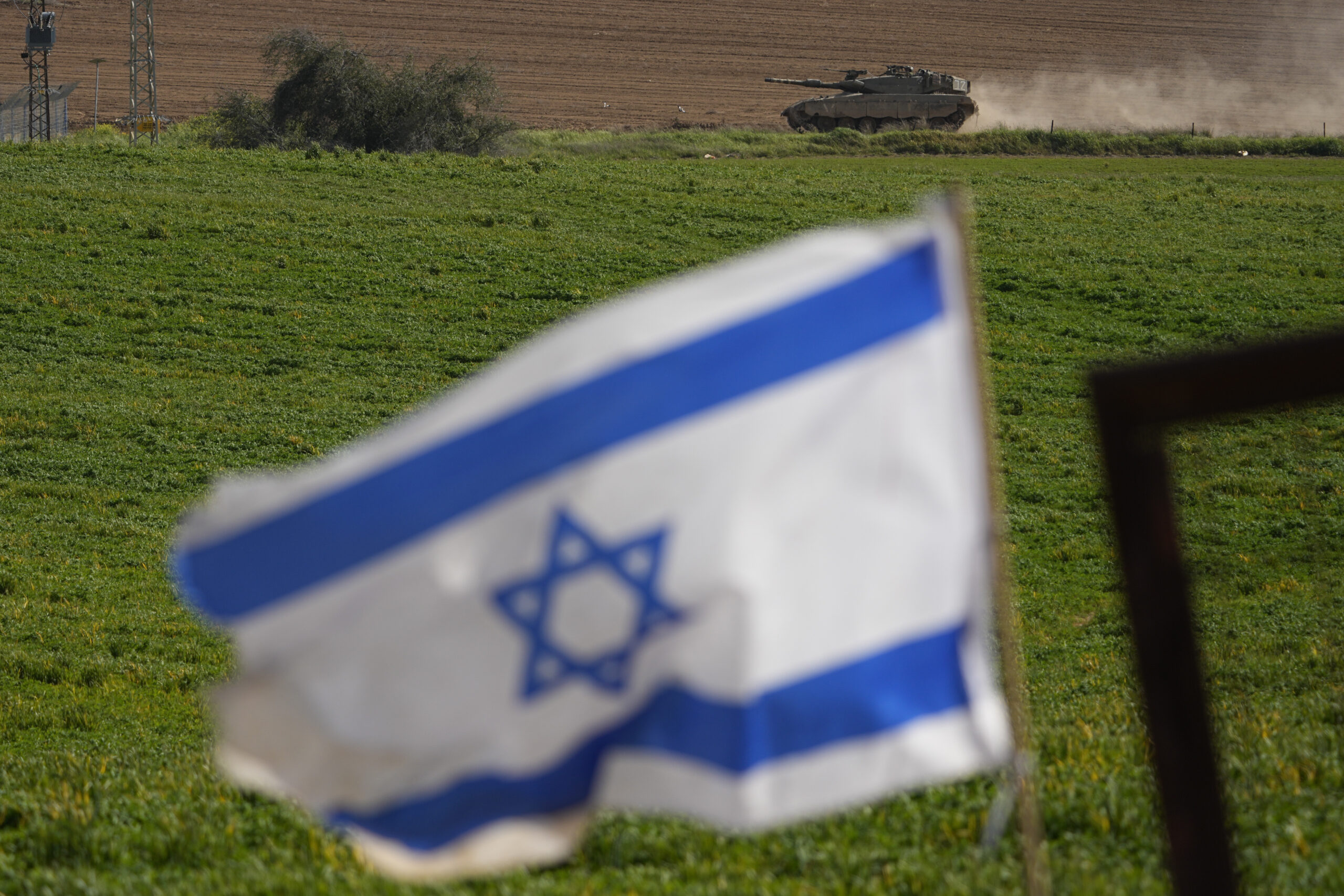 Ο ισραηλινός στρατός ετοιμάζει χερσαία επιχείρηση στον Λίβανο, σύμφωνα με ξένα μέσα