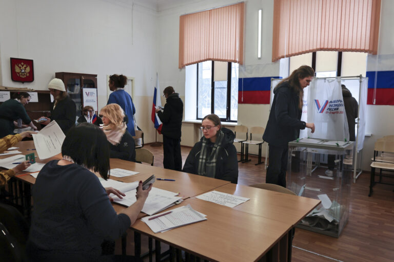 Ρωσία-προεδρικές εκλογές: Για τρίτη και τελευταία ημέρα προσέρχονται στις κάλπες οι Ρώσοι