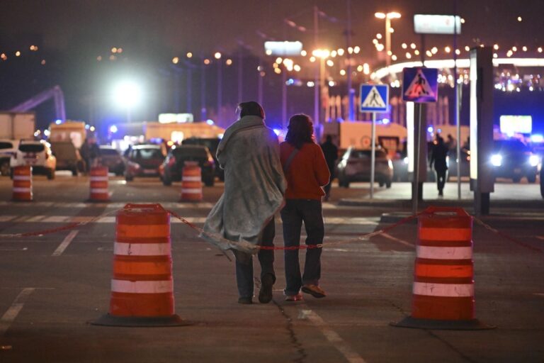 Το Παρίσι καταγγέλλει «ειδεχθείς πράξεις», σε μια πρώτη αντίδραση για την επίθεση στη Μόσχα