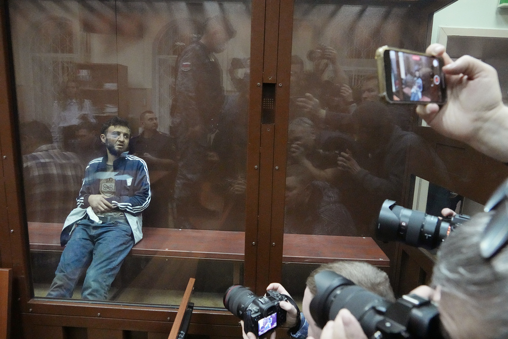 Μακελειό στη Μόσχα: Βασανιστήρια στους φερόμενους ως δράστες κατά τις ανακρίσεις – Ο ένας υπέστη ηλεκτροσόκ