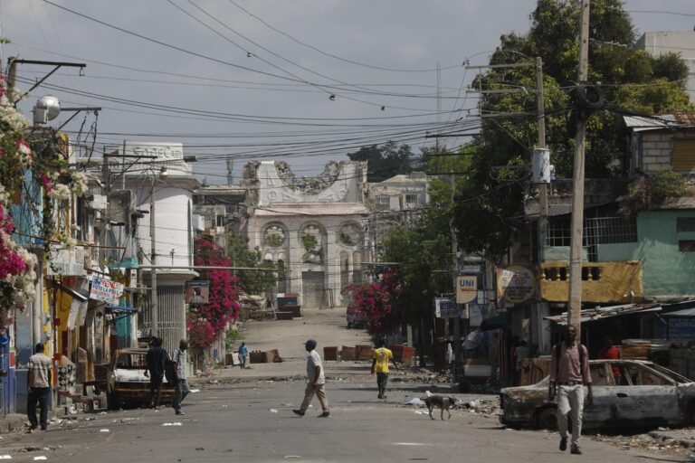 Αϊτή: Το υπό συγκρότηση προεδρικό μεταβατικό συμβούλιο υπόσχεται να αποκαταστήσει τη δημόσια τάξη