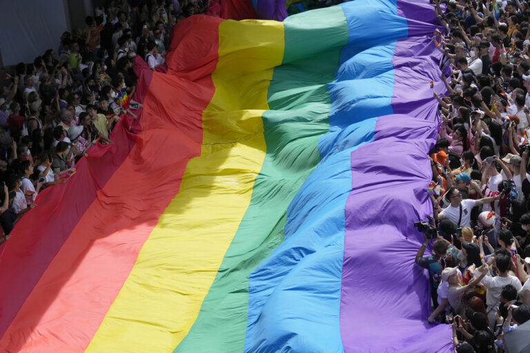 Ταϊλάνδη: Εγκρίθηκε ο νόμος για τον γάμο ομόφυλων ζευγαριών