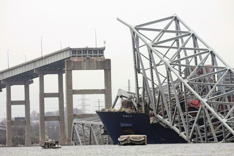 Κατάρρευση γέφυρας στη Βαλτιμόρη: Βρέθηκαν νεκροί δύο ακόμα αγνοούμενοι – Το «μαύρο κουτί» του πλοίου θα βοηθήσει στις έρευνες