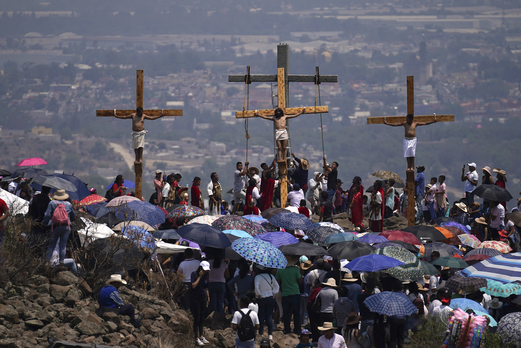 Με κατάνυξη το Καθολικό Πάσχα: Εντυπωσιακές φωτογραφίες από όλο τον κόσμο