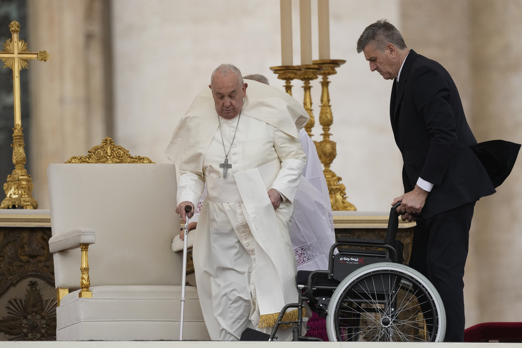 Ανησυχεί η υγεία του Πάπα Φραγκίσκου: Η δυσκολία στην ομιλία του και η έκκληση για ειρήνη