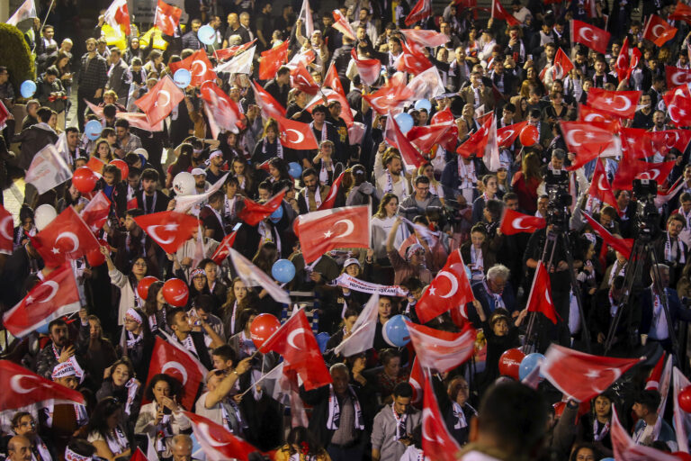 Live – Δημοτικές εκλογές στην Τουρκία: Τριπλή ήττα Ερντογάν – Διευρύνεται το προβάδισμα της αντιπολίτευσης (ενσωμάτωση 71%)