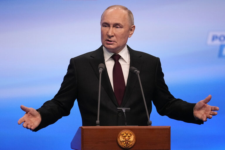 Μεγάλη νίκη για τον Πούτιν στις εκλογές στη Ρωσία – Για «ψευδοεκλογές» κάνει λόγο η Δύση