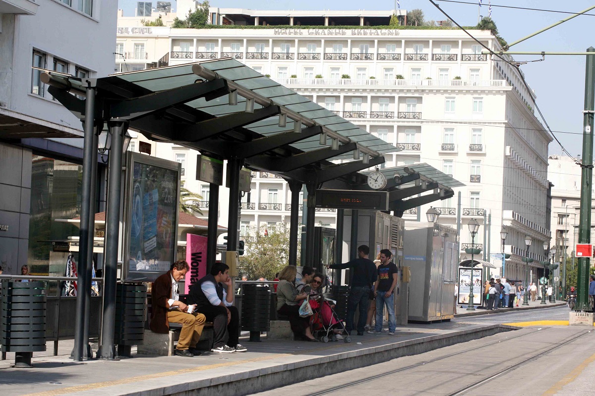 Κυκλοφοριακές ρυθμίσεις σε Μετρό και Τραμ για τον εορτασμό της 25ης Μαρτίου